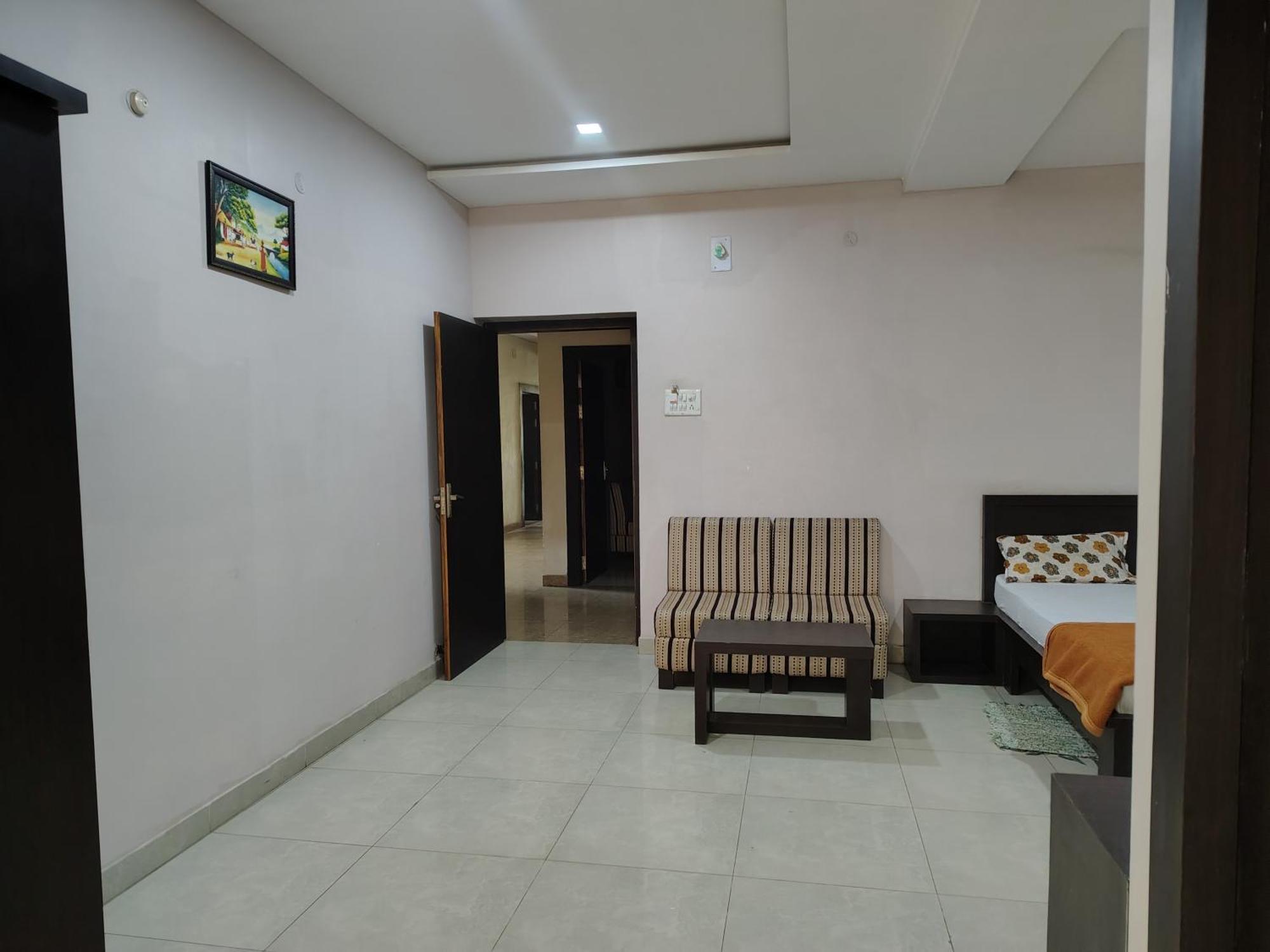 Hotel Indraprasth Balangir Esterno foto