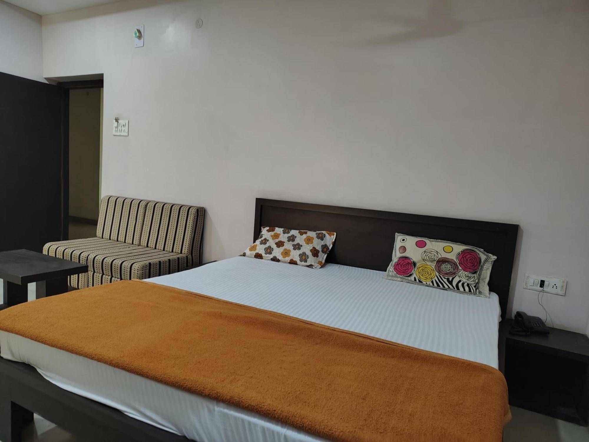 Hotel Indraprasth Balangir Esterno foto